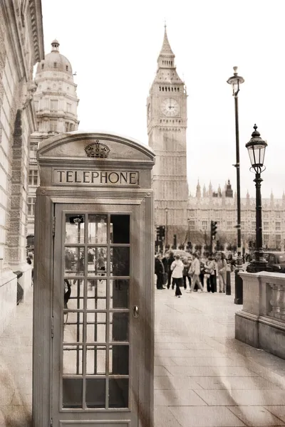 Vintage view of London, Big Ben & phone booth — Stock Photo, Image