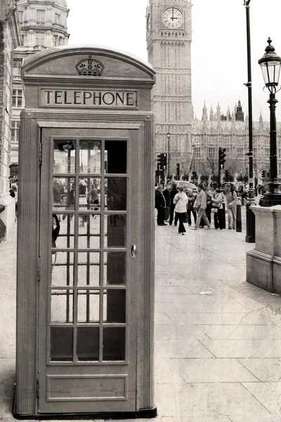 Tradiční telefonní budka, Londýn. — Stock fotografie
