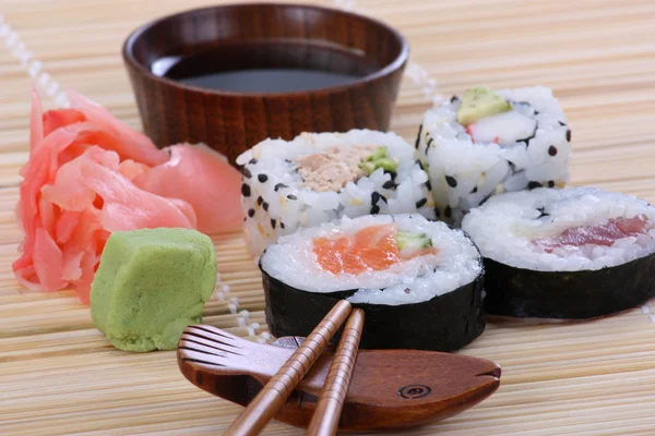 Sushi and chopsticks close-up — Stock Photo, Image