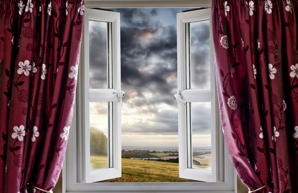 Открыть окно с видом на пейзаж
