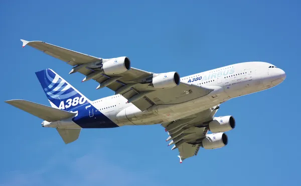 Volo dimostrativo Airbus A380 a Farnborough — Foto Stock