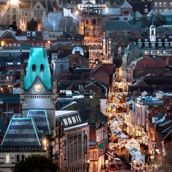 Noel şehir gece görünümü