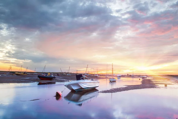 Підйом Сонця Порту Бранкастер Стейте Північному Узбережжі Норфолку Англії Човни — стокове фото