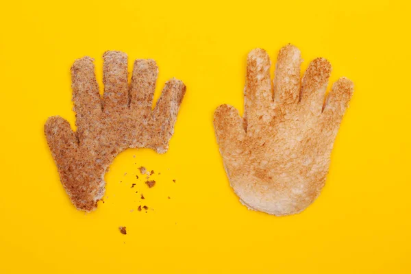 Geroosterd Brood Vormt Hand Met Een Beet Uit Één Hand — Stockfoto