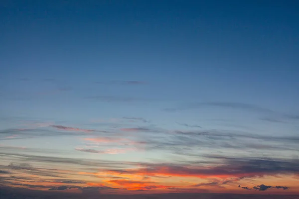 Orange Sunset Blue Sky Few Wispy Clouds Copy Space Natural — Stock Photo, Image