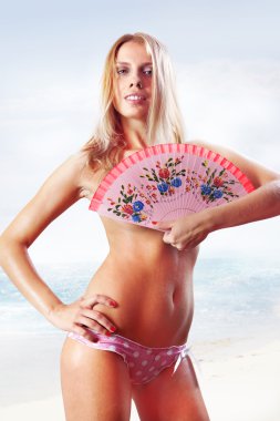 kadın holding fan Beach