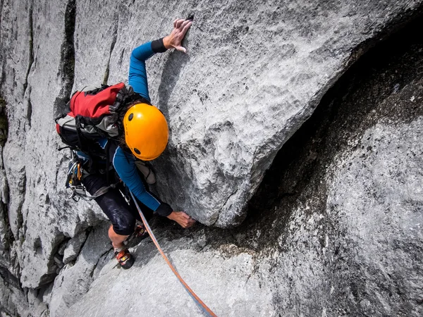 Escalada en roca —  Fotos de Stock