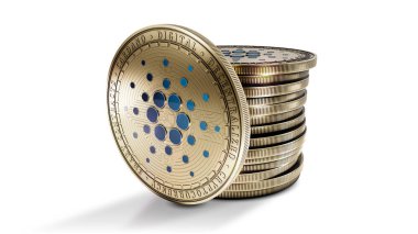 Cardano 'nun beyaz arka planında izole edilmiş madeni paraları var. Merkezi olmayan dijital kripto para birimi sembolü. 3B illüstrasyon.
