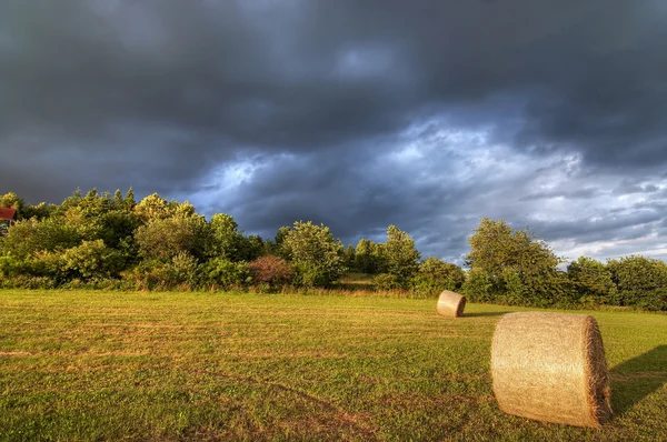 Nuvens escuras antes da tempestade — Fotografia de Stock
