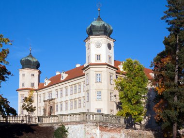 Mnisek pod brdy Kalesi