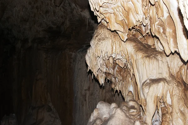 Javoricko-сталактитові печери — стокове фото