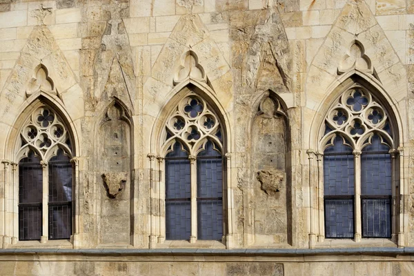 Ventanas góticas — Foto de Stock