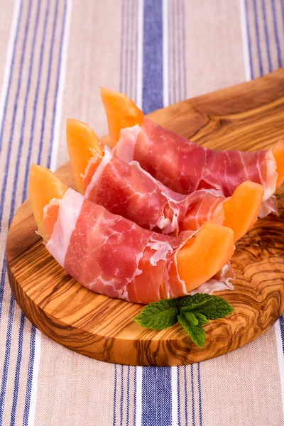 Meloen en ham voorgerechten — Stockfoto
