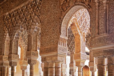 Alhambra arches and column clipart