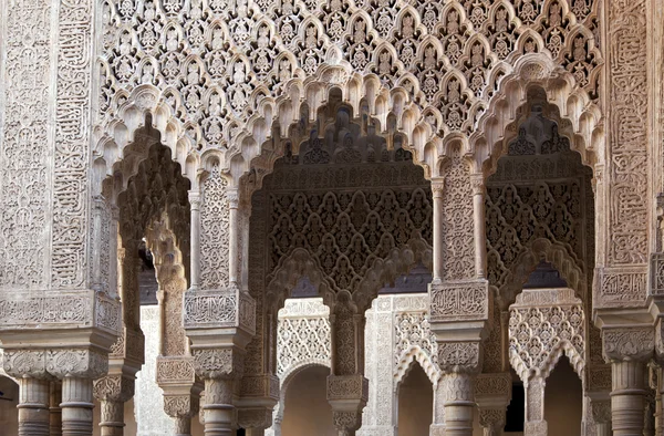 Alhambra, colunas Nasrid — Fotografia de Stock