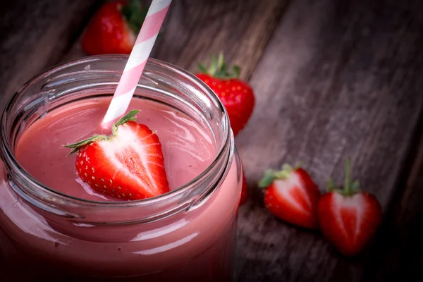 Erdbeer-Smoothie — Stockfoto