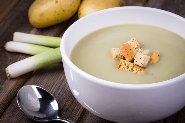 Sopa de puerro y patata vintage — Foto de Stock