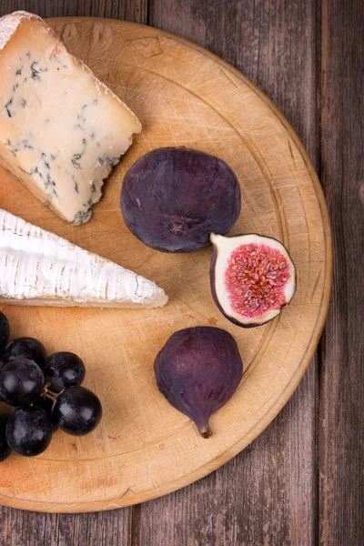 치즈와 과일 — 스톡 사진