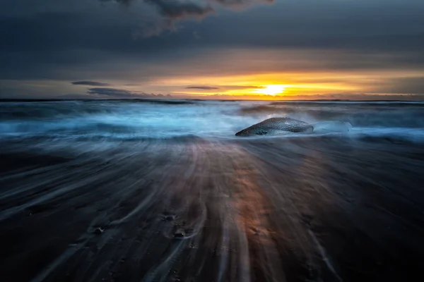 Isbitar Den Tomma Sanden Diamond Beach Deponeras Stranden Från Den — Stockfoto