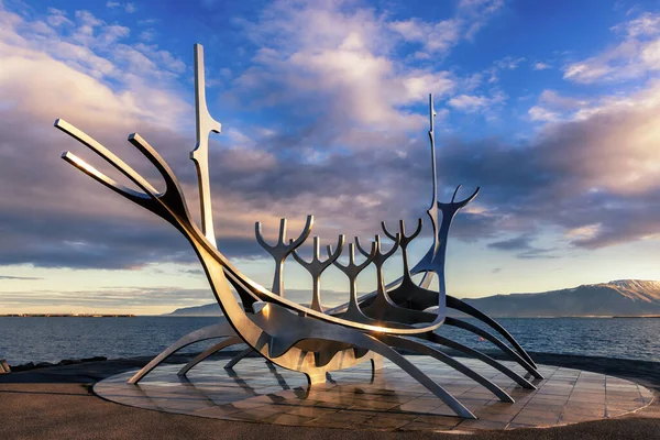 Reykjavik Iceland October 2021 Sun Voyager Modern Sculpture Jon Gunnar — Stock Photo, Image