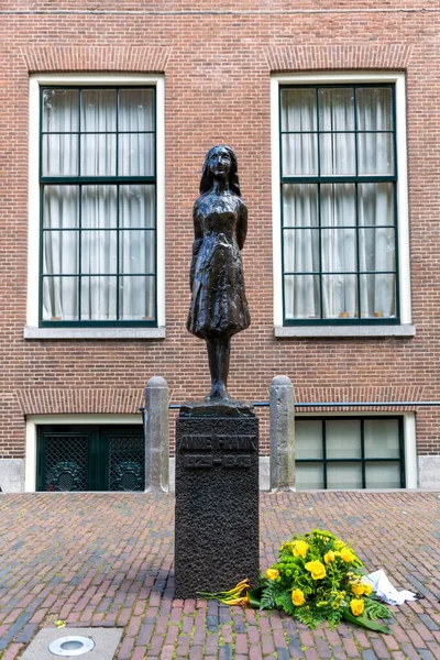 Ámsterdam Países Bajos Julio 2014 Estatua Ana Frank Por Mari — Foto de Stock