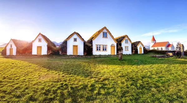 Traditional Grass Roof Houses Glaumbaer Northwest Iceland Red Roof Church — Stock Photo, Image