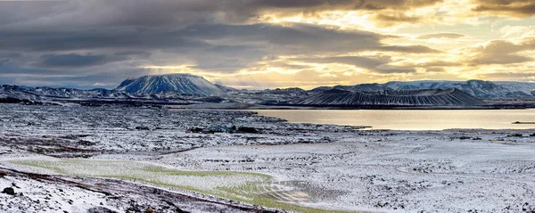 Kilátás Vulkánkráterek Geotermikus Régió Myvatn Izland Napkelte Felett Egy Kis — Stock Fotó