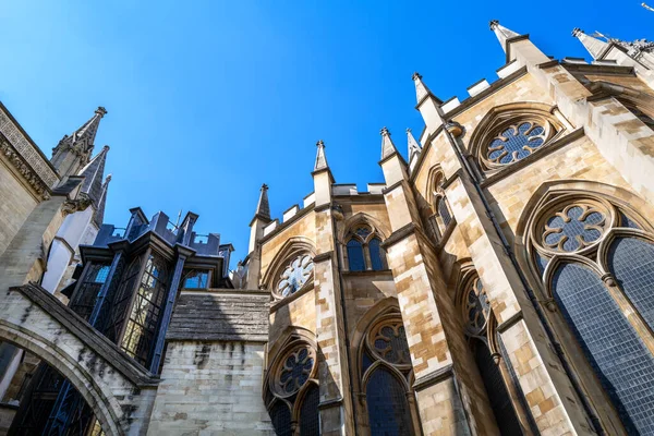 Westminster Abbey London Detalj Denna Medeltida Byggnad Mot Blå Himmel — Stockfoto