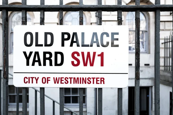 Londres Reino Unido Marzo 2022 Cartel Callejero Old Palace Yard —  Fotos de Stock