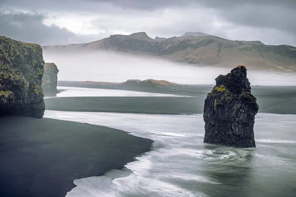 Arnardrangur Eagle Rock Dyrholaey Sur Islandia Roca Llama Así Porque — Foto de Stock