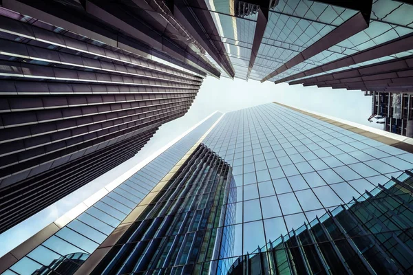 Looking Modern Architecture Sky Windows Reflections Clear Day London — Stock Fotó