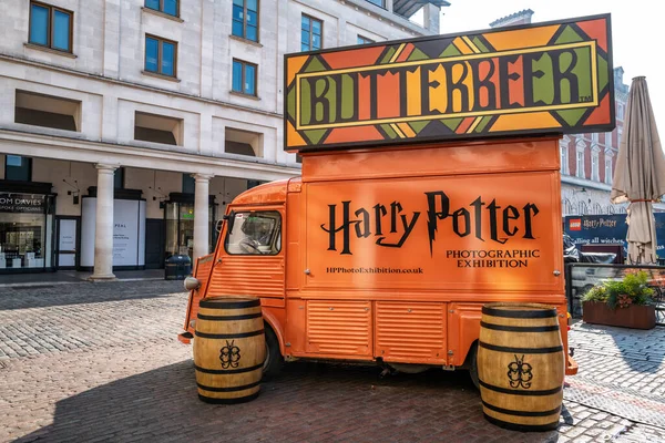 London April 2022 Orange Food Drink Truck Selling Butterbeer Covent — стоковое фото