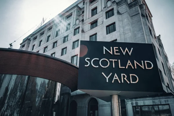 London 16Th April 2022 New Scotland Yard Iconic Sign London — Stok fotoğraf