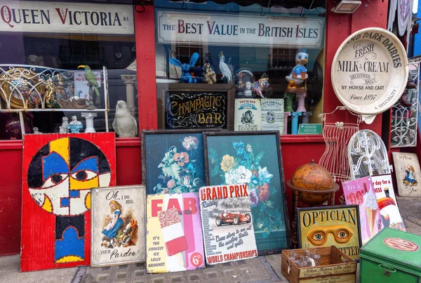 London March 2022 Antique Bric Brac Shop Portobello Road Selling — 스톡 사진