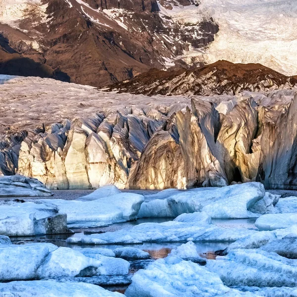 Lumière Soleil Chaude Travers Glace Les Montagnes Glacier Svinafellsjokul Coucher — Photo