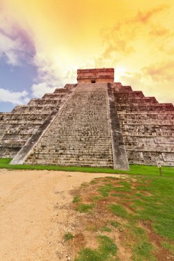 Tüylü yılan, chichen Itza Piramidi