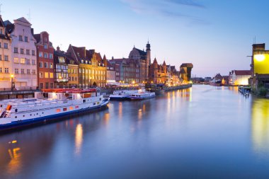 Eski kasaba gdansk gün batımında motlawa River