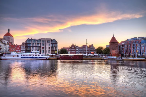 Old town of Gdansk at Motlawa river at sunset — Stock Photo, Image