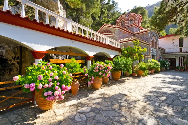 Monastero greco nelle montagne di Lassithi — Foto Stock