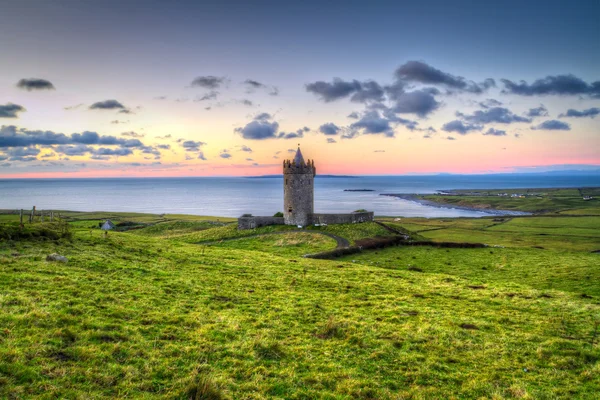 Doonagore castle at sunset — Stock Photo, Image