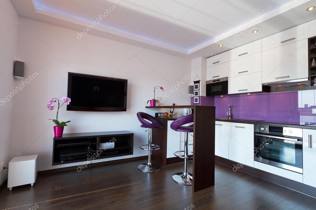 moderne Wohnzimmer mit lila Küche — Stockfoto © Patryk_Kosmider ... moderne Wohnzimmer mit lila Küche — Stockfoto © Patryk_Kosmider ...