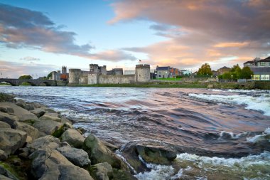 John castle shannon Nehri Limerick adlı kral