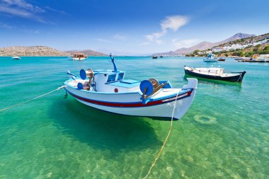 balıkçı tekneleri, Girit sahil