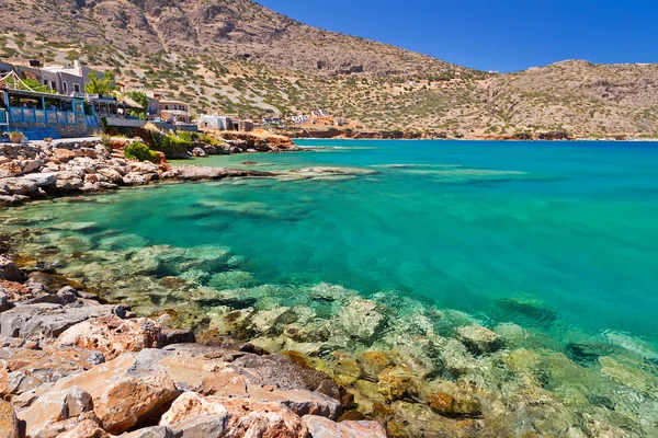 Acqua turchese della baia di Mirabello a Creta — Foto Stock