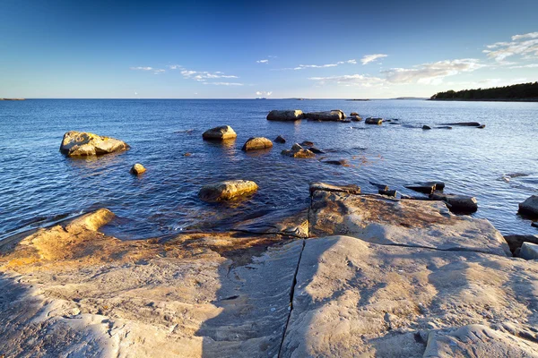 Côte rocheuse de la mer Baltique — Photo