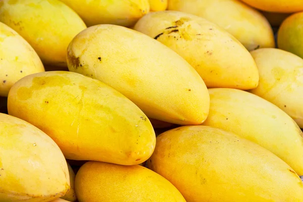 Mango meyve yerel piyasada