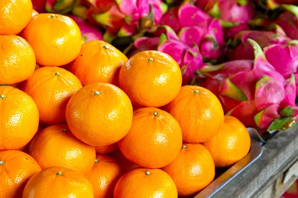 Frutos de tangerina no mercado local — Fotografia de Stock
