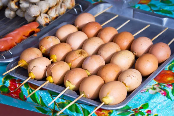 Gegrillte Eier am Stock — Stockfoto