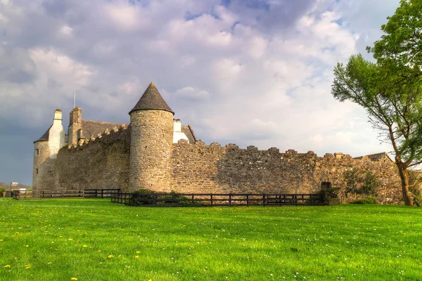 Parkes castle i grevskapet leitrim, — Stockfoto