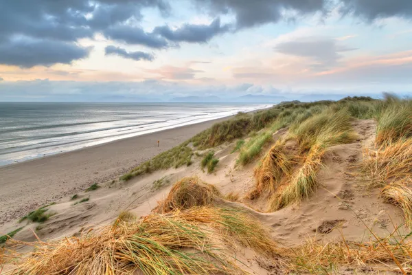 Rossbeigh wydm plaży o zachodzie słońca — Zdjęcie stockowe